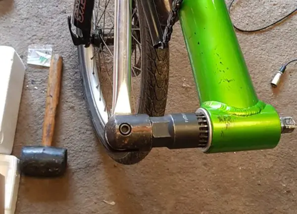 removing bottom bracket