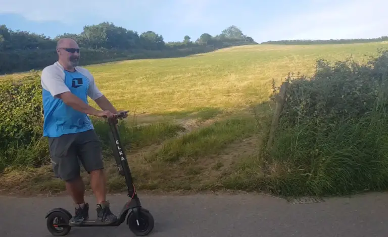 Elka Model T Pro Elektroroller im Test