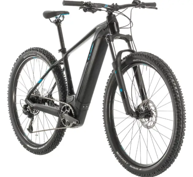 The Suntour XCM34 120mm forks are okay for moderate off-road riding cube reaction hybrid ex 625 front view