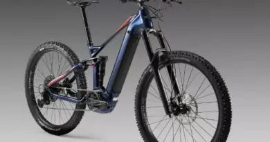 Bicicleta de montanha elétrica Decathlon stilus com suspensão total