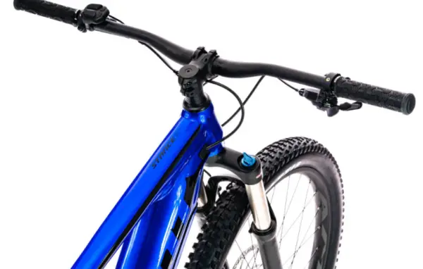 A Quality frame and decent finishing kit on the Giant Stance E +2 giant stance e +2 finishing kit