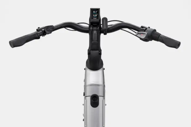 A riders view of this high-tech electric bike cannondale mavaro neo 1 cockpit