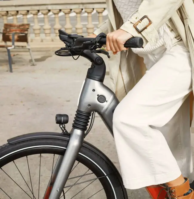 Cannondale's Headshok provides excellent front suspension the headshock suspension system on the cannondale mavaro ebike