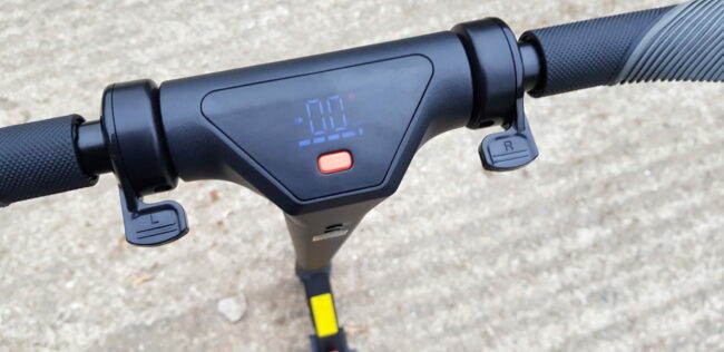 Best Electric Scooters under £300 6 kugoo kirin s1 electric scooter display and controls