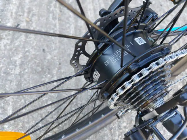 the eskute voyager uses a bafang hub motor