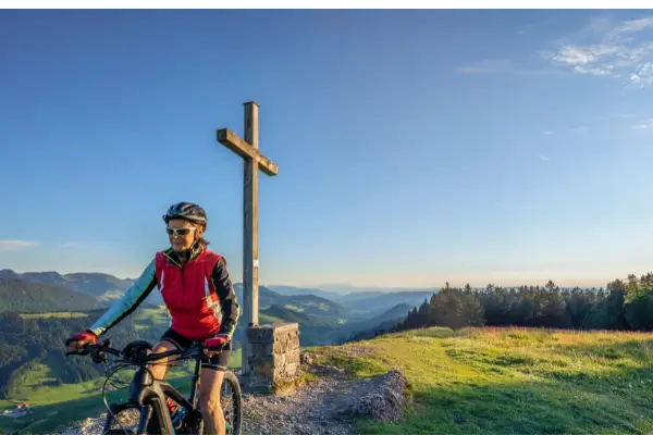 Best Electric Bikes for Seniors: 6 Great Options in 2023 4 best e-bikes for seniors