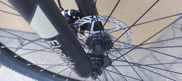 Test de l'Eleglide M1 Plus : un vélo électrique étonnamment bon marché 14 freins eleglide m1 plus
