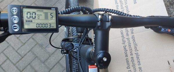 Test de l'Eleglide M1 Plus : un vélo électrique étonnamment bon marché 11 écran eleglide m1 plus