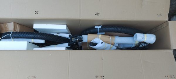 Test de l'Eleglide M1 Plus : un vélo électrique étonnamment bon marché 3 eleglide m1 plus en boîte