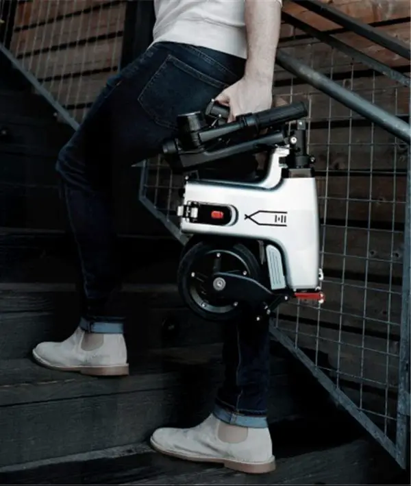 Himo H1 - Nieuwe e-bike of praktische micromobiliteit? 7 himo h1 wordt gedragen
