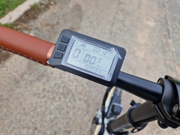Wyświetlacz KT-LCD7 na kompaktowym rowerze elektrycznym mycle