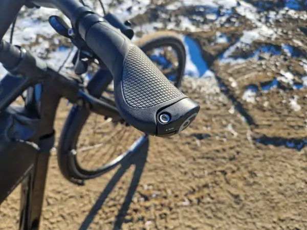 Puños ergon gp-1 instalados en el ortler speeder