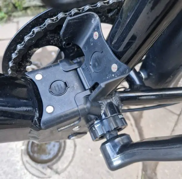 Ortler Speeder Review - Bargain Lightweight E-Bike 8 ortler speed battery charging port