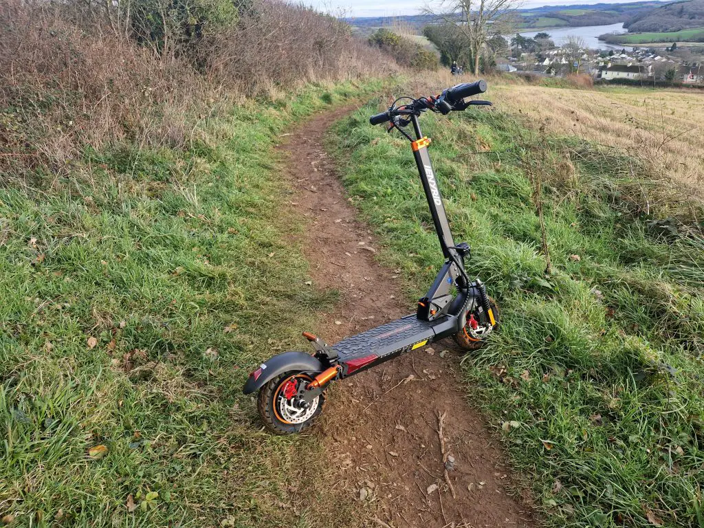 Test de la trottinette électrique ienyrid mp4 pro s+