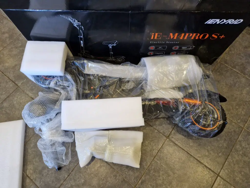 e-scooter ienyrid M4 Pro S unboxing