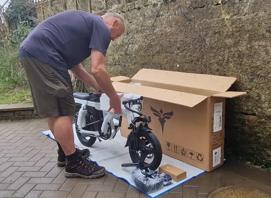 Engwe T14 Review: Affordable Commuting Option? 2 engwe t14 assembly