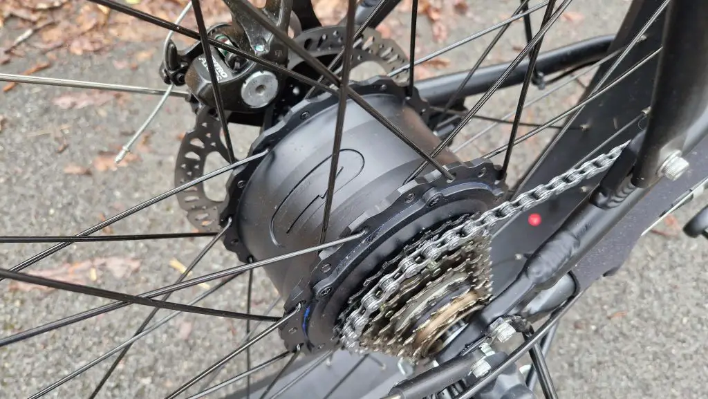 Odkrito električno kolo Himiway Cruiser: Ali je vredno vašega težko prisluženega denarja? 3 motor pesta himiway cruiser