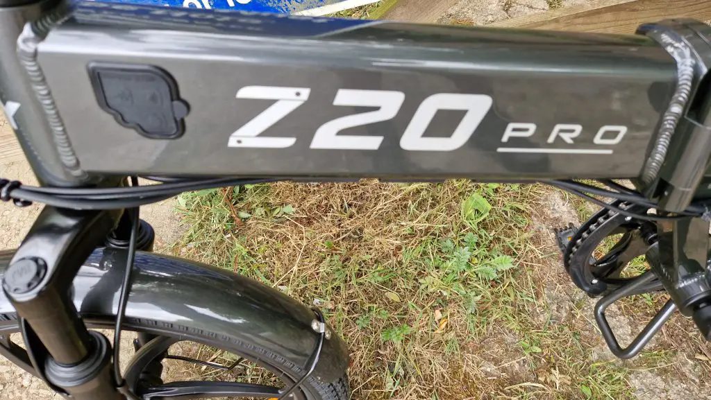 PVY Z20 Pro review: New budget folding e-bike 6 pvy z20 pro battery charging port