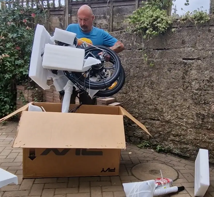 PVY Z20 Pro review: New budget folding e-bike 3 pvy z20 pro unboxing