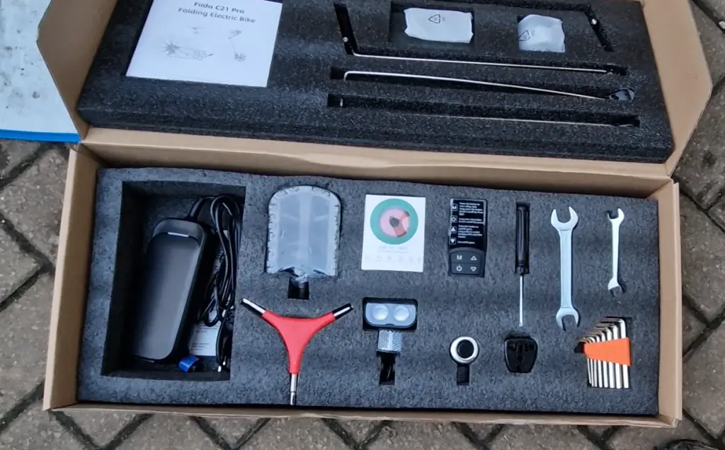 Fiido C21 E-Gravel Review: Affordable and Lightweight E-Bike 4 fiido c21 e-gravel accessory box