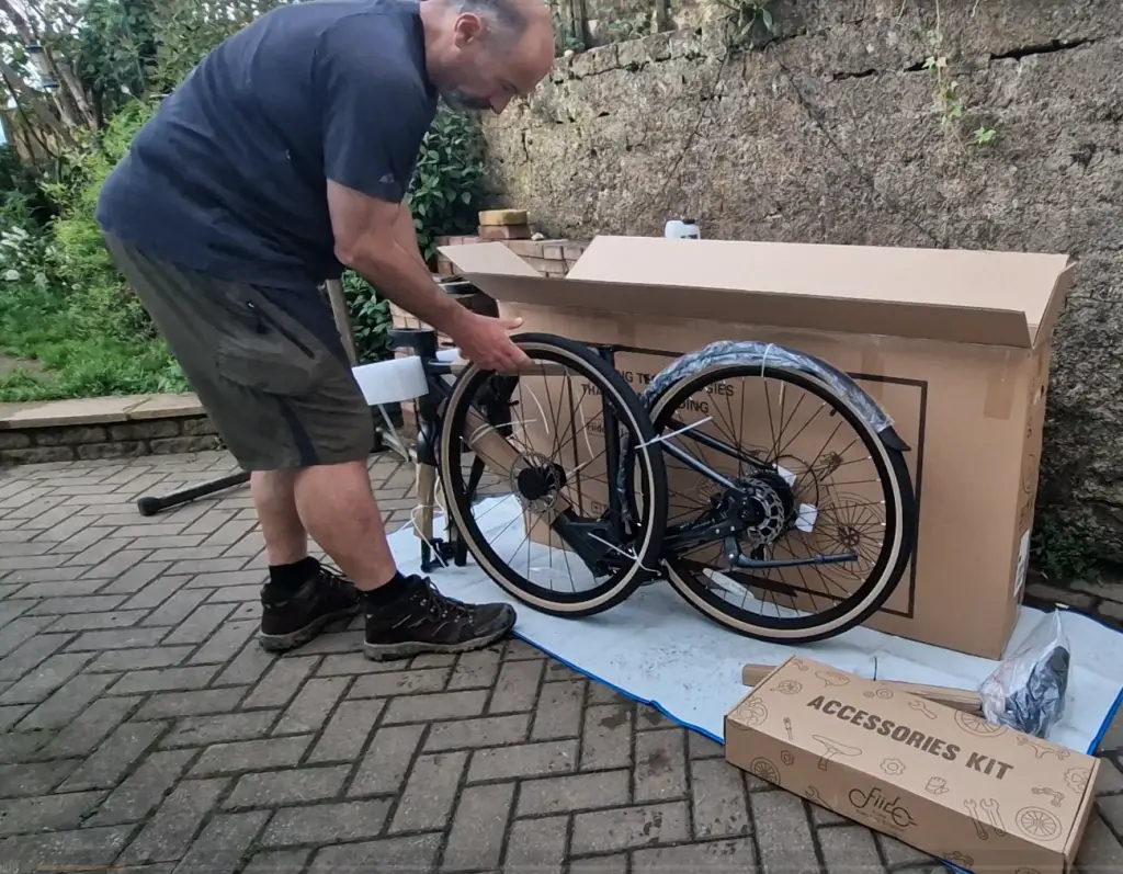 Fiido C21 E-Gravel Review: Affordable and Lightweight E-Bike 3 fiido c21 e-gravel unboxing