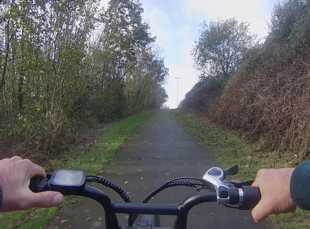 Engwe M20 Dual Battery E-Bike: Is it practical for daily riding? 8 riding the engwe m20